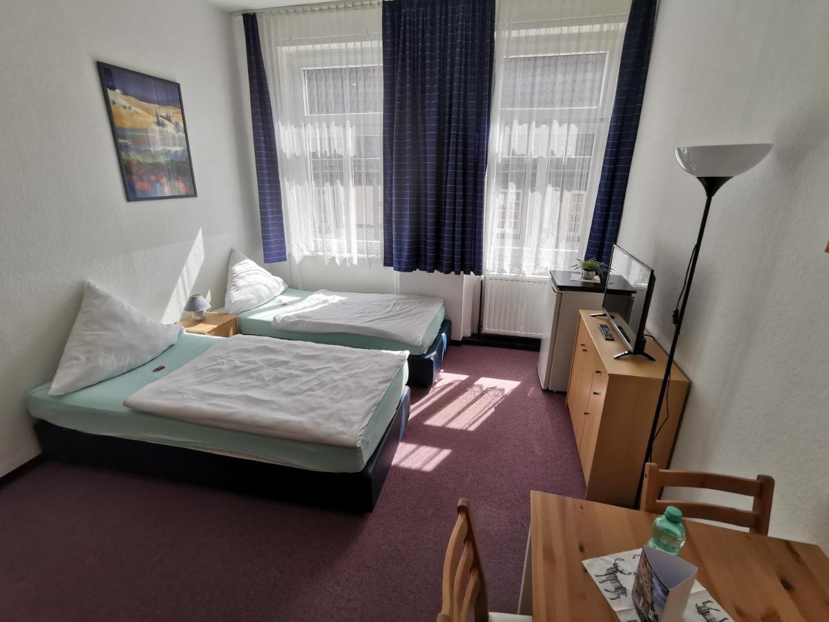 Hotel-Pension Zum Hirsch Hattersheim am Main Kültér fotó