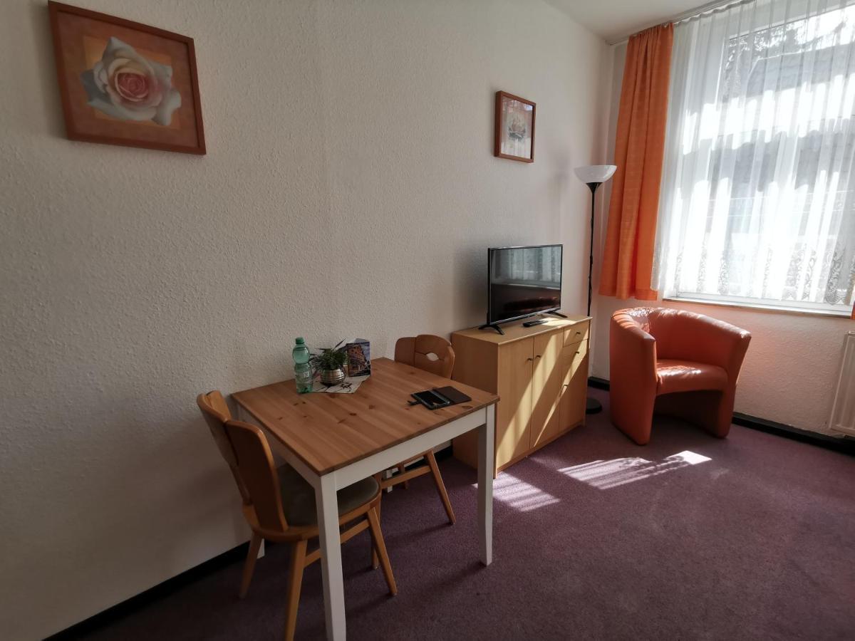 Hotel-Pension Zum Hirsch Hattersheim am Main Kültér fotó