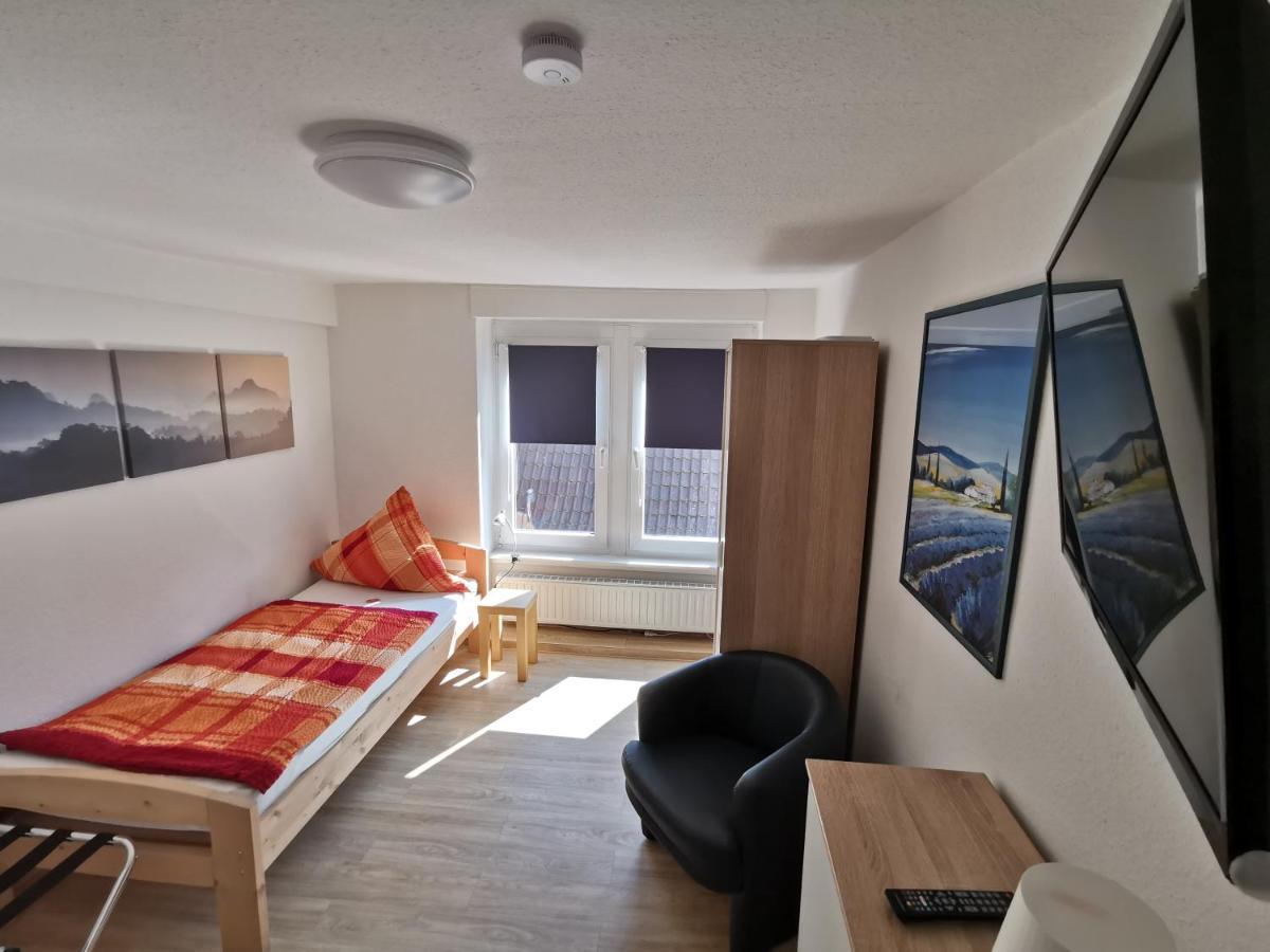 Hotel-Pension Zum Hirsch Hattersheim am Main Kültér fotó