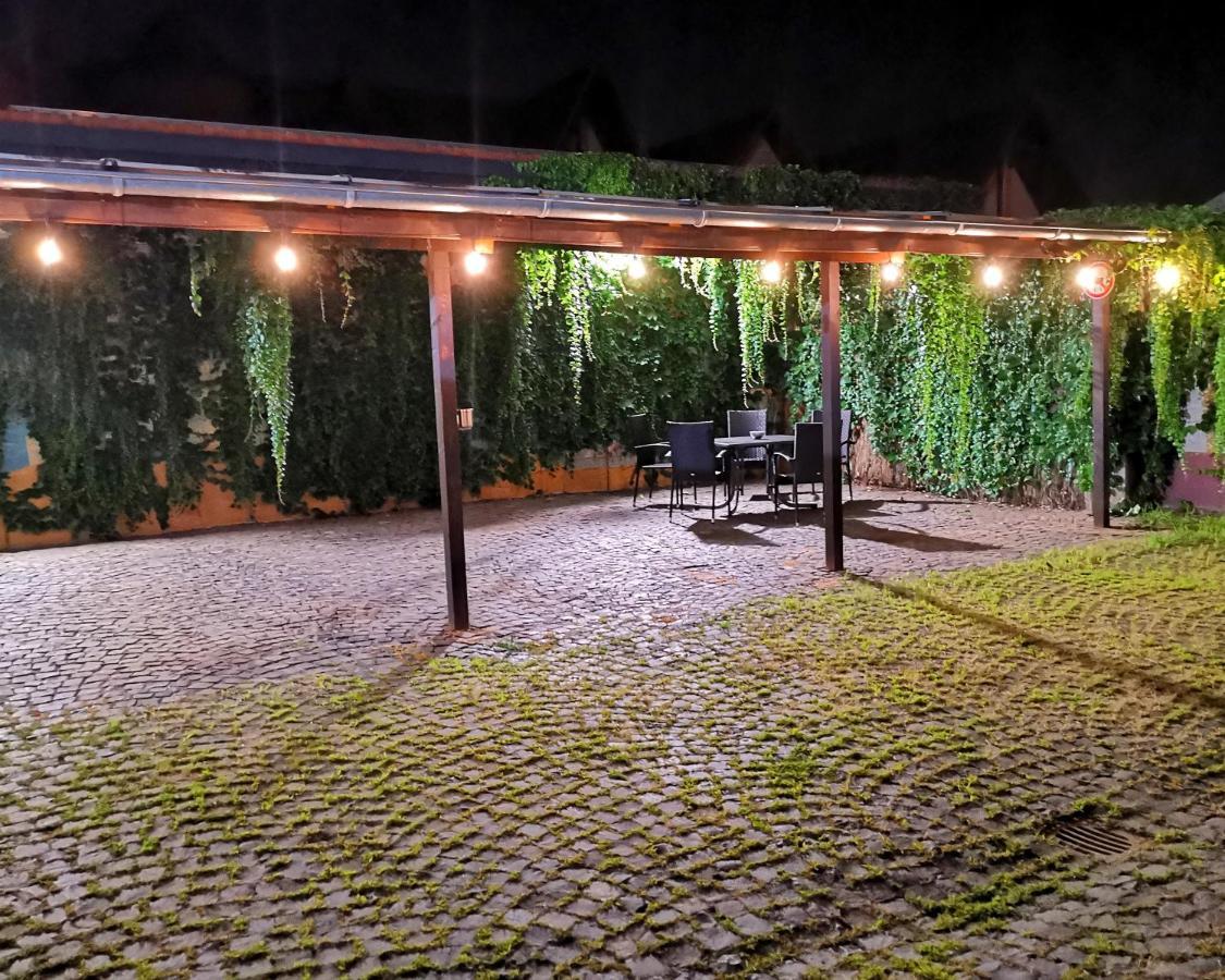 Hotel-Pension Zum Hirsch Hattersheim am Main Kültér fotó