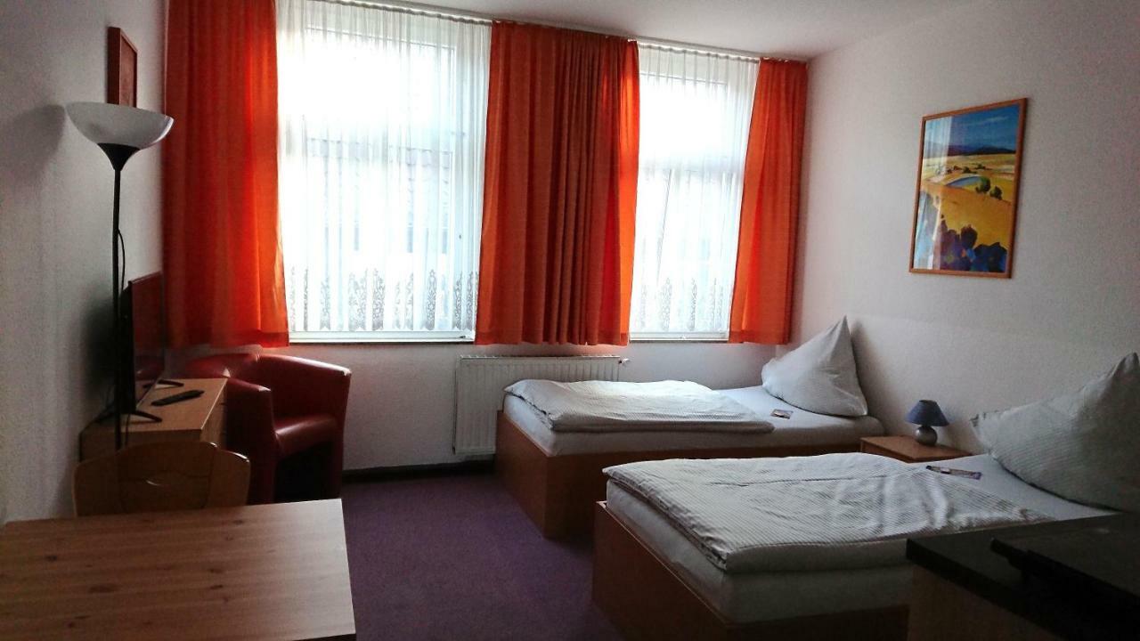 Hotel-Pension Zum Hirsch Hattersheim am Main Kültér fotó